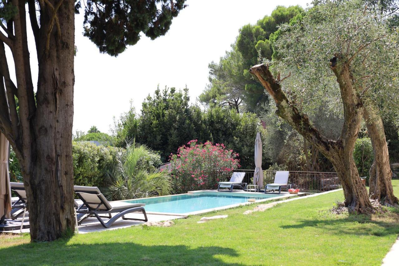 L'Elegante Bastide En Pierre Avec Vue Sur Le Vieux Village De ムジャン エクステリア 写真